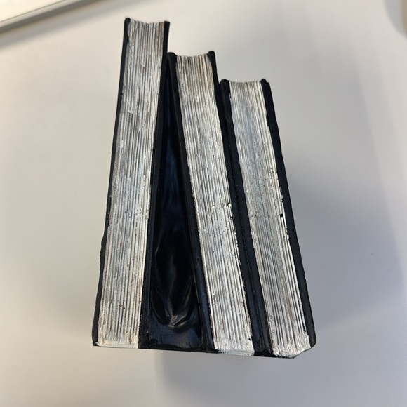 Decoration Spooky Book End - Picture 3 of 6